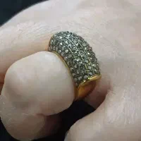 موبایل مربوط به تصویر