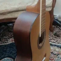 گیتار سالم بدون هیچ خط خشی