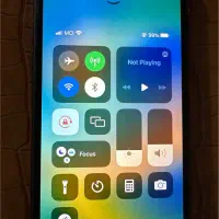 ایفون ۸ حافظه ۶۴ و دوتا بلندگو شارژی بلوتوثی