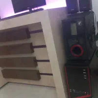 کامپیوتر|رایانه رومیزی|برخوار, |دیوار