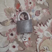 قفل و زنجیر|ابزارآلات|برخوار, |دیوار