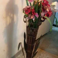 گلدان وگل مصنوعی