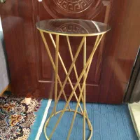 میز  قفس طلایی تابلو.  دکوری