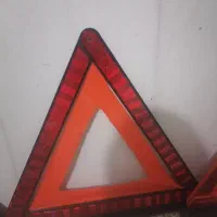 علامت هشدار دهنده خطر درجاده