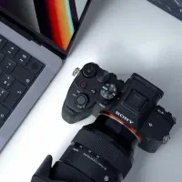 تدوینگر و فیلمبردار و عکاس تبلیغاتی