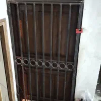 در حفاظ فلزی