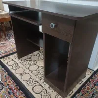 میز کامپیوتر در حد نو