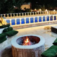 فروش ویلا با درختان تزیینی و میوه ۱۵ ساله زردآلو|فروش خانه و ویلا|پیر بکران, |دیوار