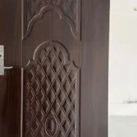 نصاب انواع درب چوبی و کمد دیواری