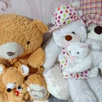 تعدادی اسباب بازی سالم