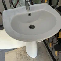 روشویی به همراه شیر