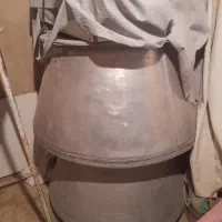 دیگ الومیونی بزرگ کیلو ۶۰۰ به همراه در