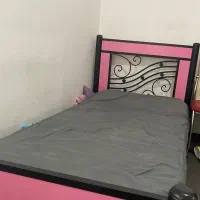 تخت و زیر تلویزیونی شیشه ای درحد نو