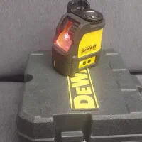 تراز لیزری نور قرمز دیوالت DEWALT