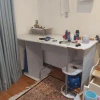 میز تحریر و میز کامپیوتر