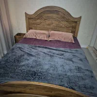 تخت خواب دونفره به همراه میز توالت