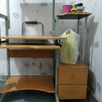 میز تحریر و کامیپوتر