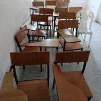 فروش یک برد و سیزده عدد صندلی دانش آموزی