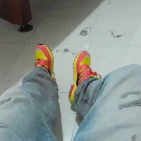 کتانی|کیف، کفش، کمربند|میانه, |دیوار