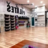 تجهیزات باشگاه هوازی و پیلاتس . آینه کمد