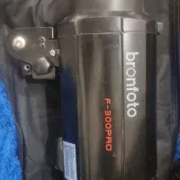 ۲ عدد فلاش ۳۰۰ ژول برونفوتو