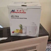 آبمیوه گیری. با کارتن