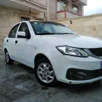 ساینا s دوگانه بیرون