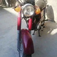 یک دستگاه موتور سیکلت یاماها ۱۲۵