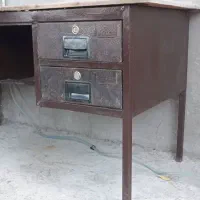 میز اداری فلزی با صفحه ی چوبی