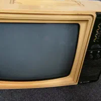 تلویزیون قدیمی سیاه سفید|کلکسیون اشیاء عتیقه|لنگرود, |دیوار