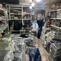 فروشنده ساده عمده شال و روسری بازار بزرگ