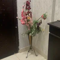 گلدان با گل