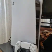 ps5 ب همراه دسته بدون هیچ تعمیری و خط خشی