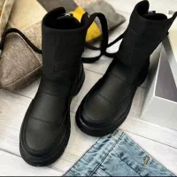 نیم بوت کاپشنی|کیف، کفش، کمربند|شیراز, محراب|دیوار