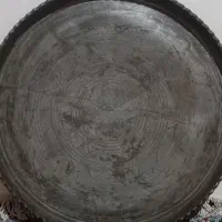 سینی مسی لبه دار و طرحدار برای ۶۰ سال پیش|کلکسیون اشیاء عتیقه|قائمشهر, |دیوار