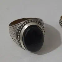 یمنی سرخ و عقیق سیاه
