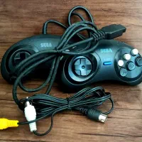 دو عدد دسته اصلی و آیسی دار سگا SEGA Mega Drive 2