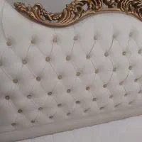 تخت خواب دونفره و میز توالت