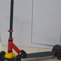 اسکوتر فلزی کاملا سالم|اسباب‌بازی بچه|رشت, پیرسرا|دیوار