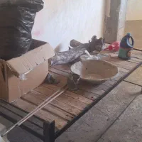 تخت آهنی
