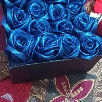 گل رز روبانی