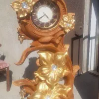 ساعت دیواری ایستاده