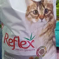 غذای گربه رفلکس