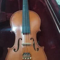 ویولون در حد نو|ویولن|قدس, شهرقدس|دیوار