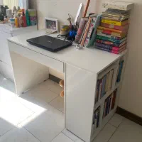 میزکامپیوتر کتابخانه دار