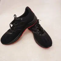 کفش کتونی ادیداس سایز ۴۲ تمیز و سالم