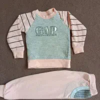 لباس و کفش کودک ترتمیز سالم مناسب 4یا 5سال