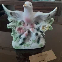 مجسمه کبوتر و جوجه هاش