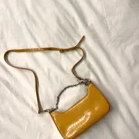 کیف دستی رو دوشی منگو mango