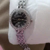 ساعت نو بدون کارکرد 1100 به فروش میرسد